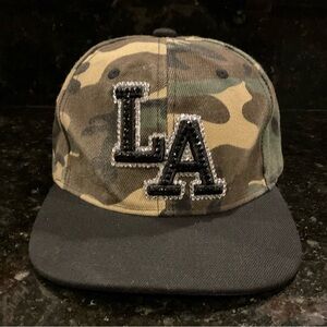 Camouflage snap back cap “LA” Los Angeles embroidered with SWAVORSKI stones!
